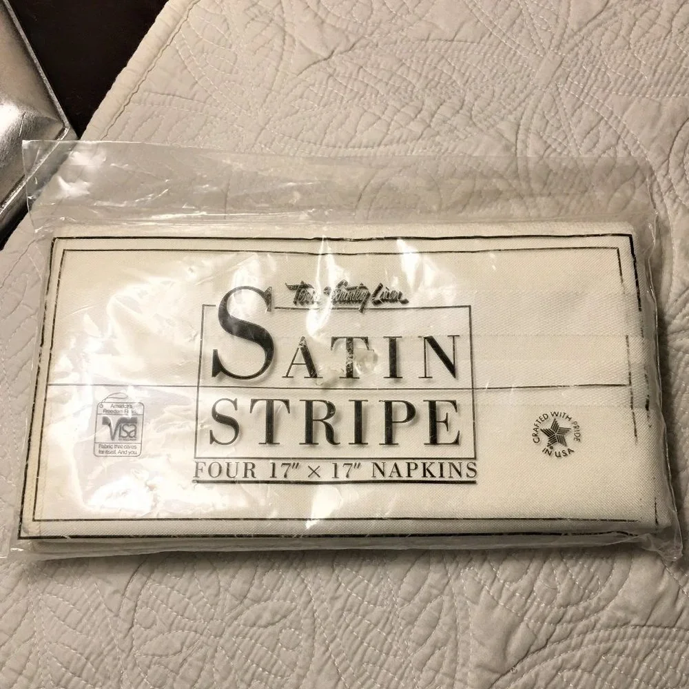 TOWN & COUNTRY LINEN Dinner Napkins NEW!
